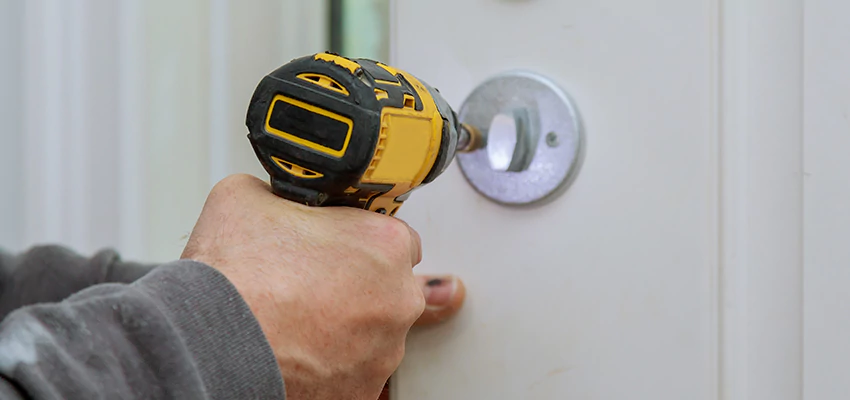 Street Locksmith For Smart Lock Repair in Chula Vista, CA